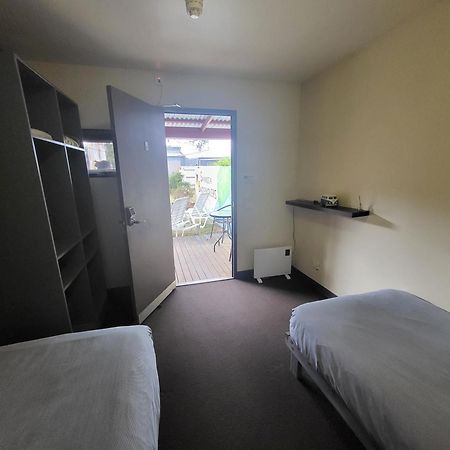 Swansea Backpacker Lodge Суонси Екстериор снимка