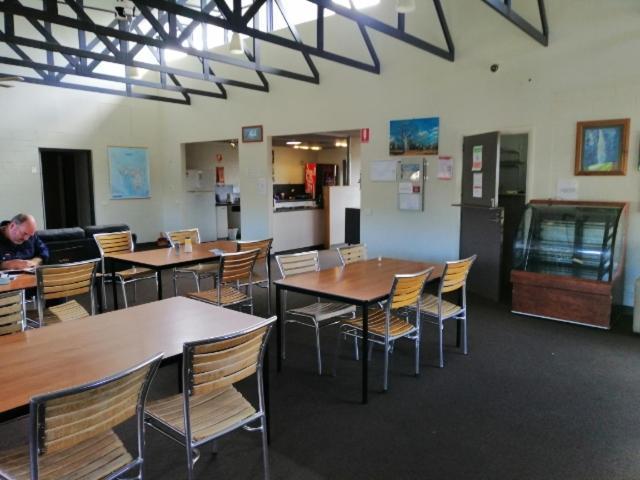 Swansea Backpacker Lodge Суонси Екстериор снимка