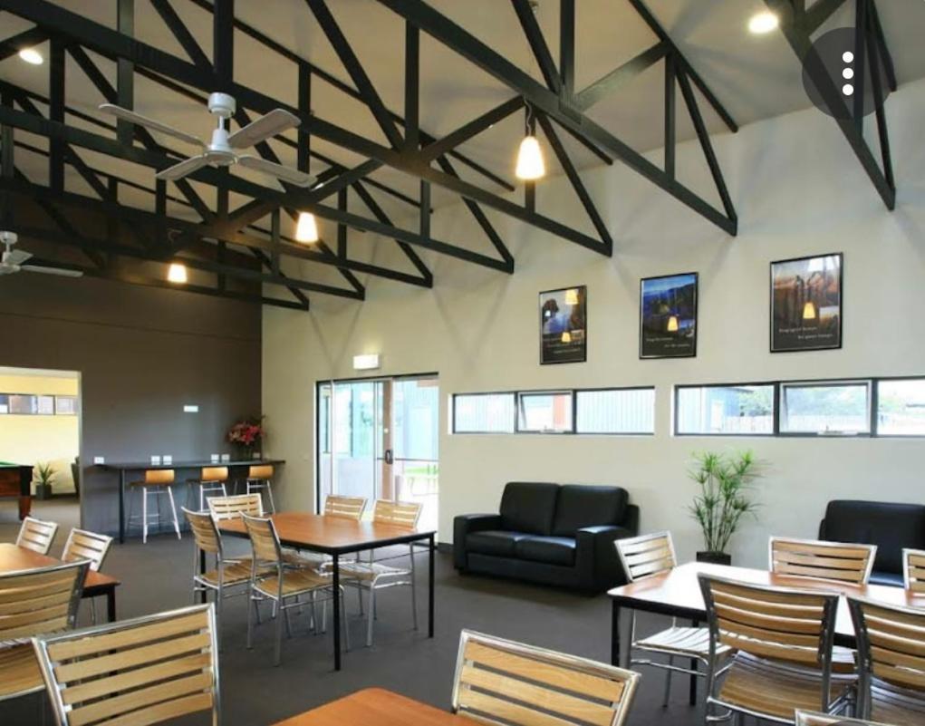 Swansea Backpacker Lodge Суонси Екстериор снимка