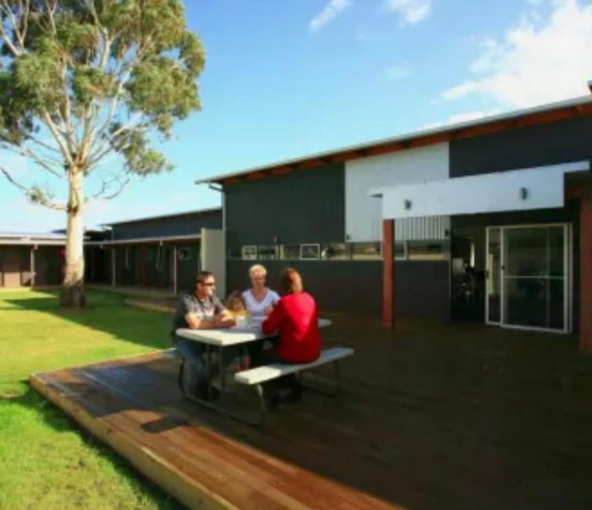 Swansea Backpacker Lodge Суонси Екстериор снимка