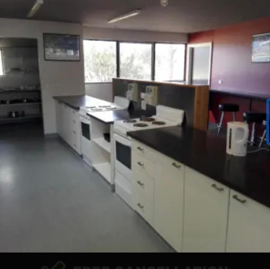 Swansea Backpacker Lodge Суонси Екстериор снимка