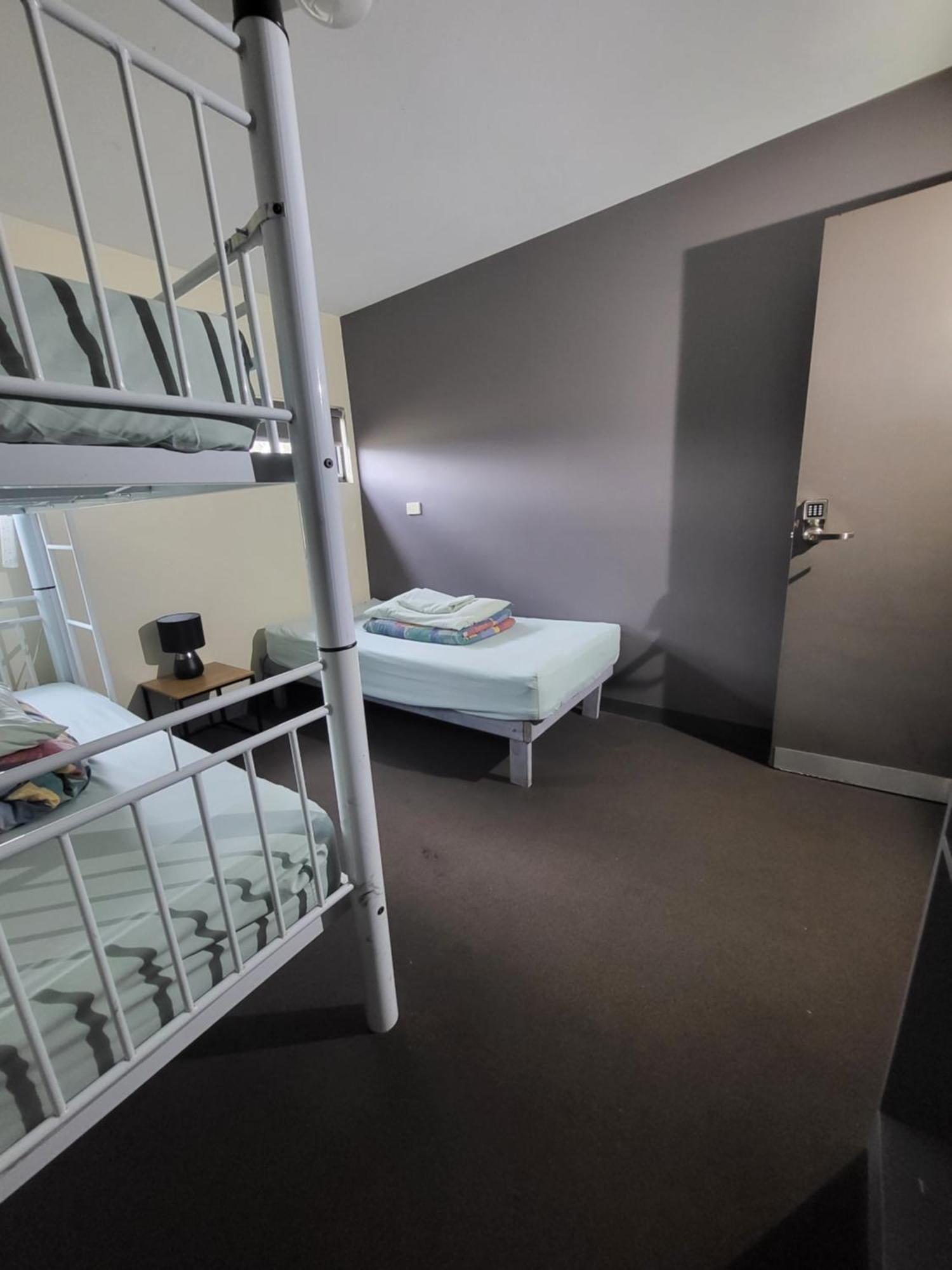 Swansea Backpacker Lodge Суонси Стая снимка