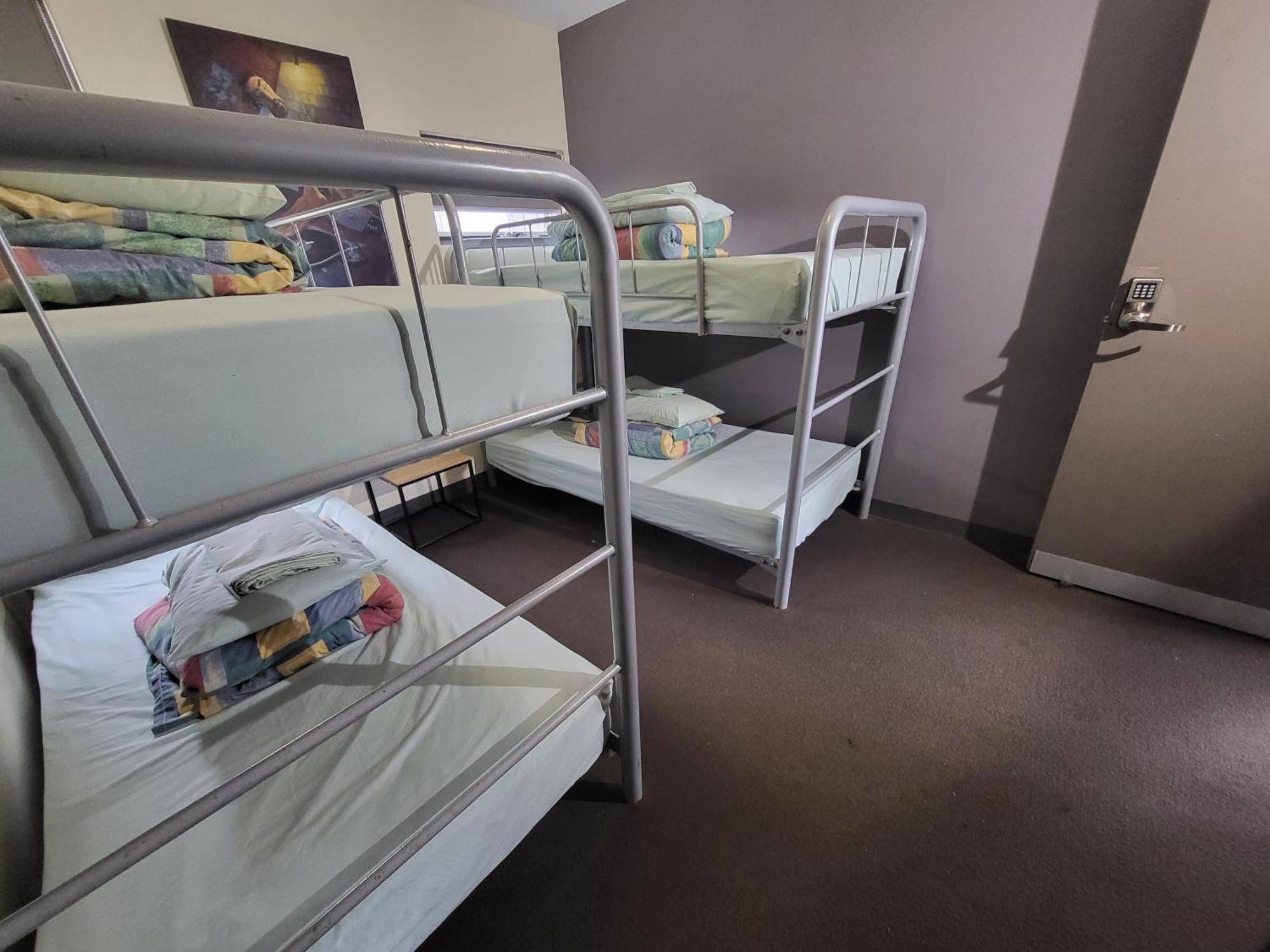 Swansea Backpacker Lodge Суонси Стая снимка