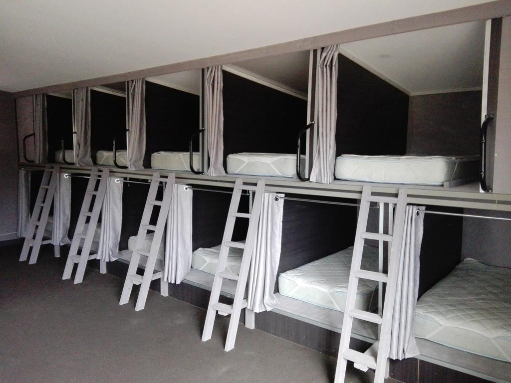 Swansea Backpacker Lodge Суонси Екстериор снимка
