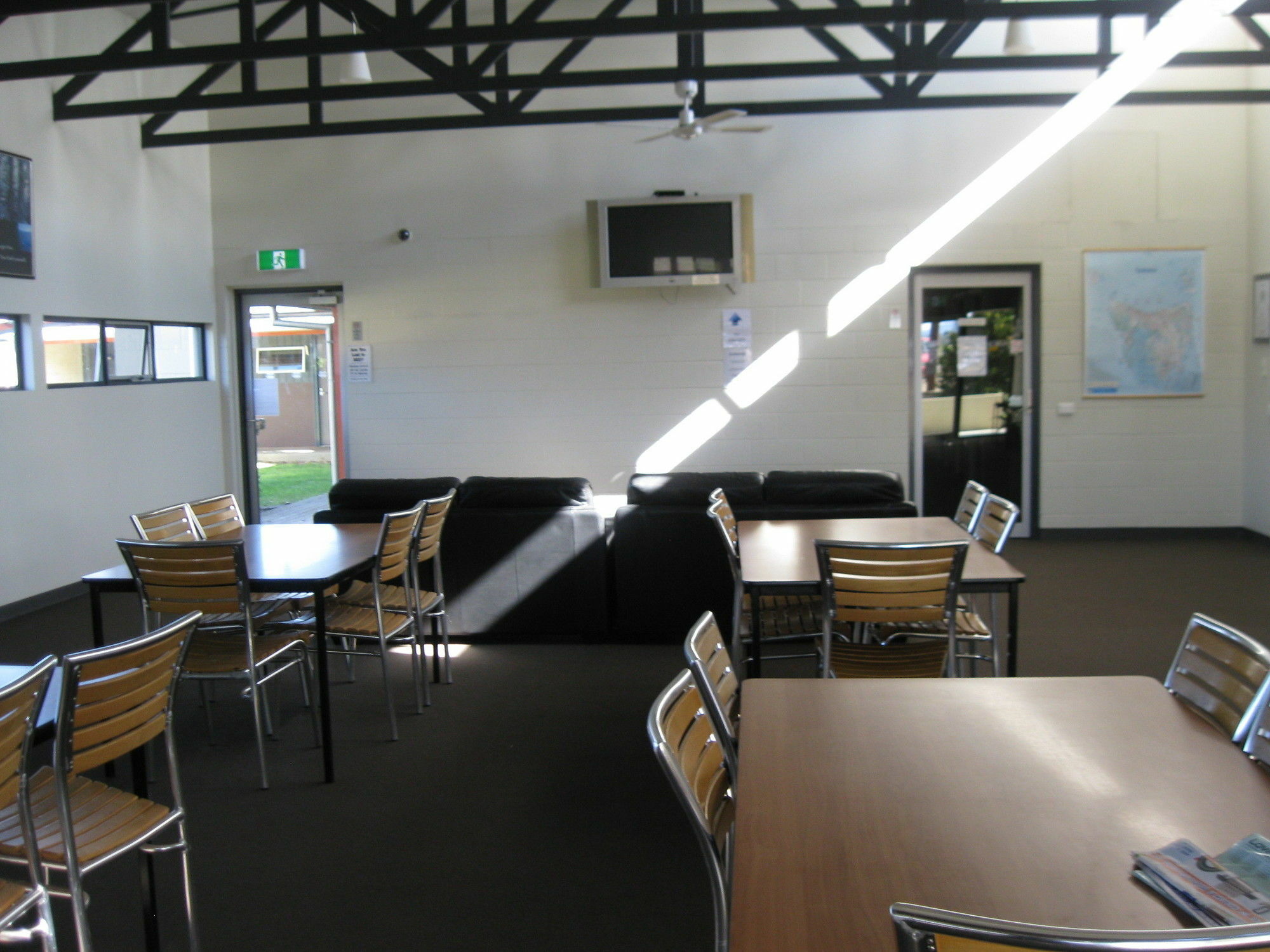 Swansea Backpacker Lodge Суонси Екстериор снимка